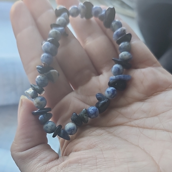 Handcrafted Midnight Insight Bracelet - Picture 5 of 6